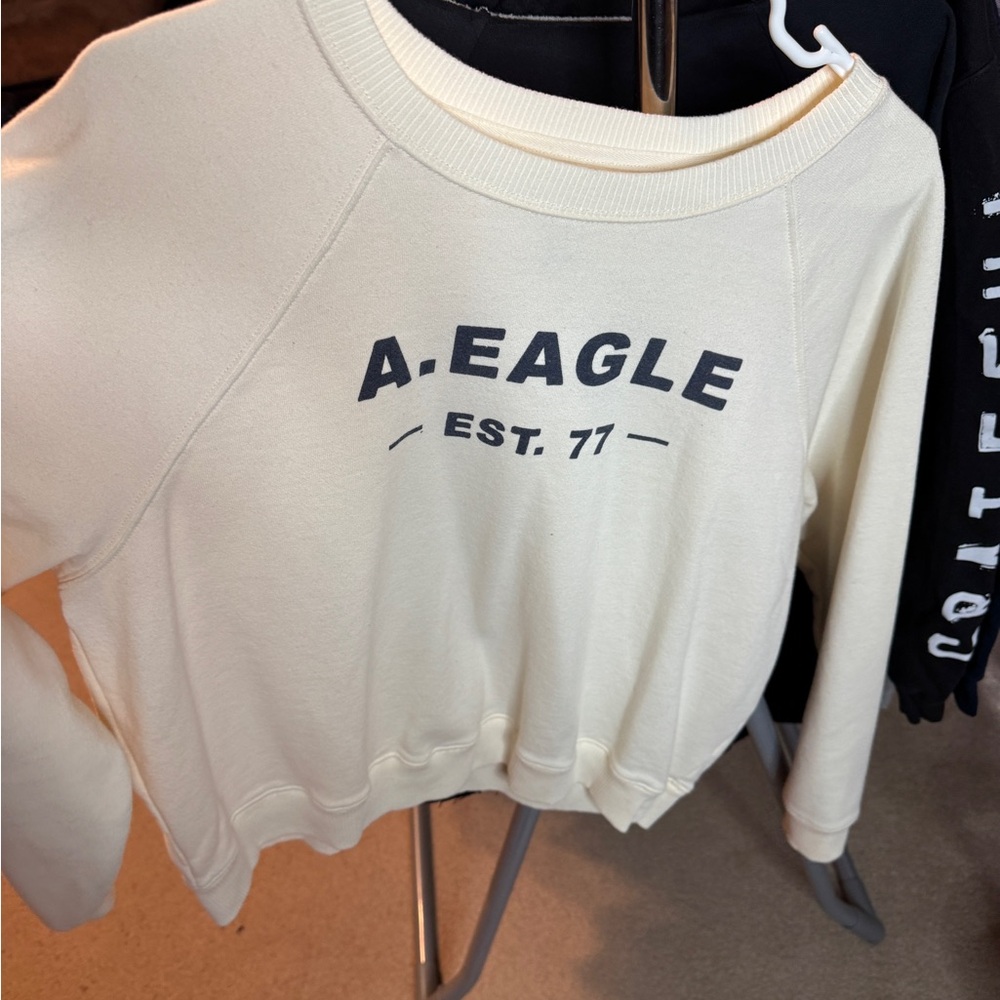 American Eagle Outfitters Cream Sweatshirt with Navy Print
